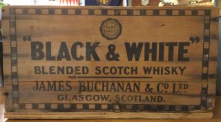 " Black And White " Wooden Whisky Crate,  James Buchanan & Co.  Glasgow,  Scotland