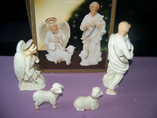 Vintage Bon Ton Jade Porcelain Set Of 4 Nativity Figurines W/gold Accent Angel