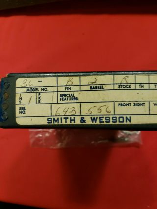 Vintage Smith and Wesson 38 Chiefs model 36 gun box 2