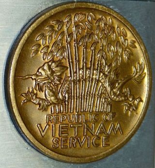 Republic of Vietnam Service Medal Vtg Penguin Lighter Japan 1961 War US Military 2