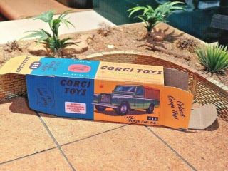 Corgi No.  438 Land Rover (109 " W.  B. ) Customised Display Replacement Box Only