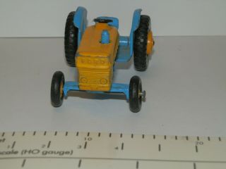 Matchbox Lesney No 39c Ford Tractor Yellow and Blue 2