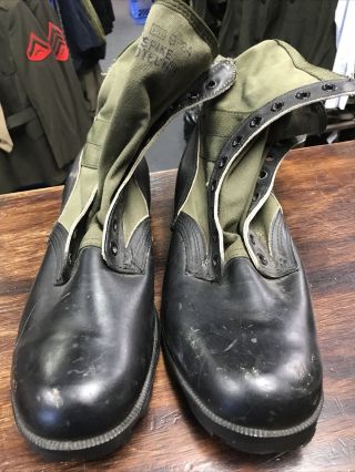Vietnam Jungle Boots Post War U.  S.  Army Marine 2 Right Feet For Display Military