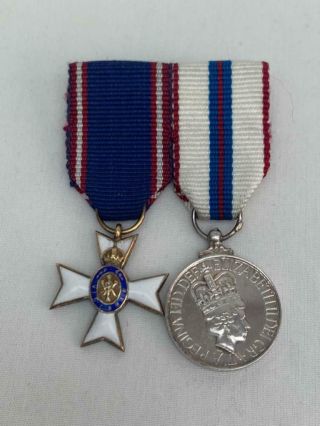 Fine Elizabeth Ii Period Dress Miniature Medal Pair.