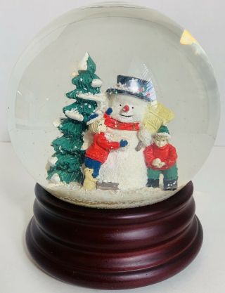 Dept 56 Snow Globe Music Box Snowman And Children Santa Claus Is Coming To Town