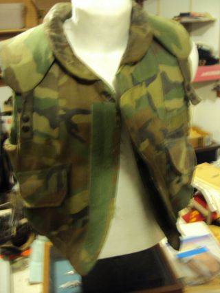 Military Woodland Camouflage Camo Body Armor Fragmentation Vest Size M