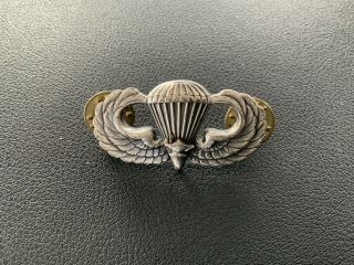 Us Army Airborne Parachutist Wings Badge Insignia With Lamp Device