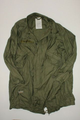 U.  S.  Army Extreme Cold Weather Fish Tail Parka Dated 1983 Size Medium
