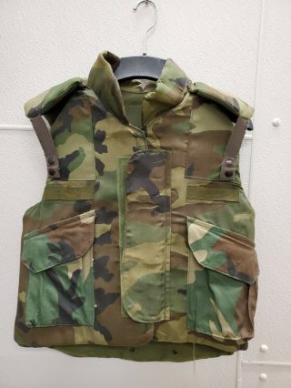 U.  S.  Body Armor Fragmentation Protective Camo Vest Ground Troops Small
