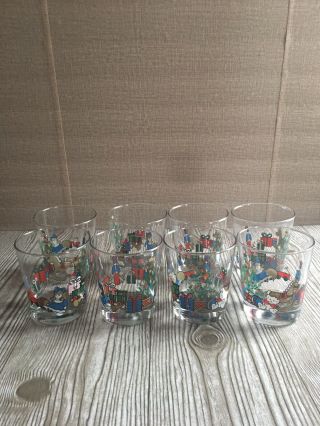 Set Of 8 Vintage Christmas Holiday Anchor Hocking Glass Tumblers Cups