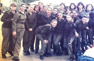 Real Photo 1990s Israel Army Idf Female Soldiers Girls Sexy Posing Zahal Israeli