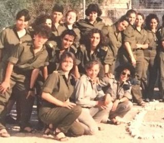 Real Photo 1991 Israel Army Idf Female Soldiers Girls Group Posing Zahal Israeli
