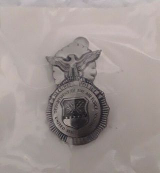 Vintage Department Of The Air Force United States America Security Police Badge