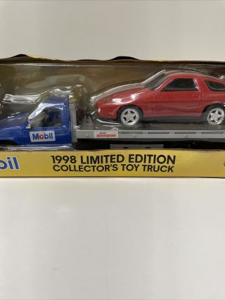 Mobil 1998 Limited Edition Collector’s Toy Truck 1:24 Scale Flatbed Rollback