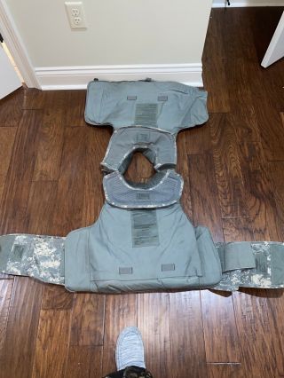 ARMY ACU Outer Tactical Vest MEDIUM With Front Chest Plate And Also Back Plate. 3