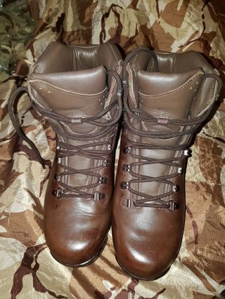 British Issue Brown Patrol Iturri Boots,  Worn Once Size 8m Grade