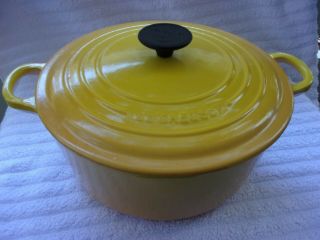 Le Creuset Cast Iron Round 5 - 1/2 Quart Dutch Oven Pot W/lid 26 Nector Yellow
