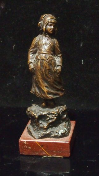 Antique Bronze Sculpture Of A Young Girl By Paul Ludwig Kowalczewski (1865 - 1910)