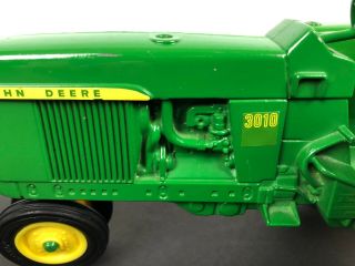 John Deere 3010 Diecast Toy Tractor 2