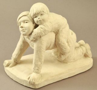 Austin Prod 1989 Dee Crowley Sculpture Statue Bright Eyes Boy Hugs Father