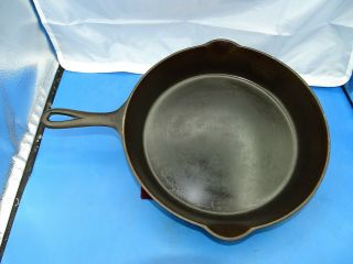 Vintage Griswold Cast Iron Skillet Pan No.  9 Erie Pa,  710 B,  U.  S.  A.