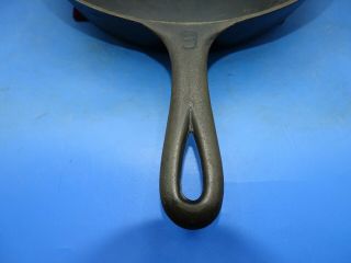 Vintage Griswold Cast Iron Skillet Pan No.  9 Erie Pa,  710 B,  U.  S.  A. 3