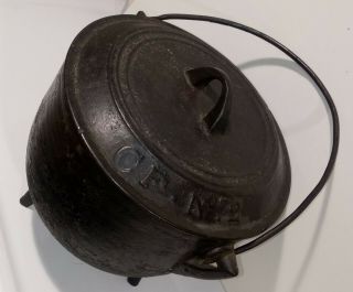 Antique Vintage 3 Legged Cast Iron Bean Pot/cauldron W/lid.  Gatemark.  Cf No 2
