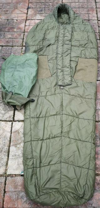 British Army Sleeping Bag Half Zip,  Size Large,  Stuff Sack