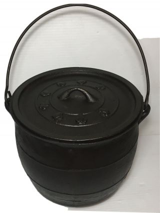 7 Cast Iron Cauldron Kettle Gypsy Pot With Gate Mark Three Legged With Lid