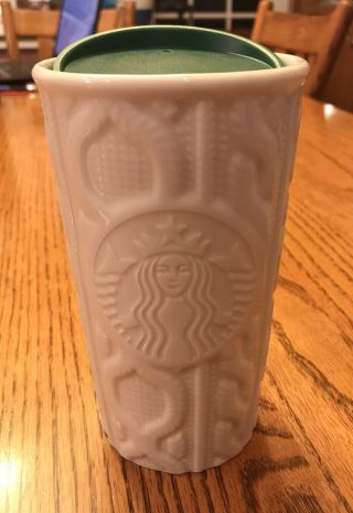 Starbucks 2016 White Cable Knit Sweater 10 Oz Ceramic Travel Cup W/ Green Lid