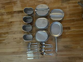 Vintage Us Military Vietnam Era Mess Kit With Cups And Utensils
