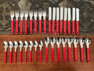 Full 32 Pc Set Oneida Northland Colormate Red Handles Stainless Flatware Korea