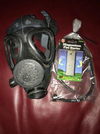 Israeli M15 Gas Mask W/ Drinking Straw And Magnesium Fire Starter Striker