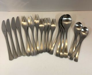 Towle Supreme Cutlery Stainless Japan Tws 61 20 Pc Service For 4 Flatware Mcm