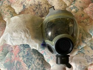 Us Army Msa Mcu - 2/p Gas Mask With Tinted Lens