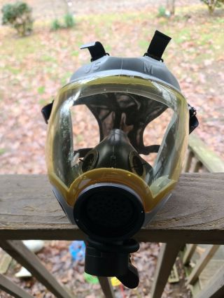 Mcu 2/p Gas Mask With C2a1 Filter.
