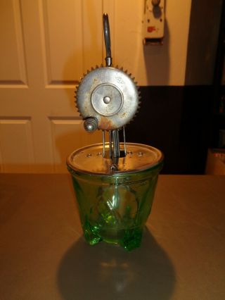 A&j Hand Mixer Egg Beater 2 Cup / 16oz Uranium Green Neon Glass Measure Cup 1923