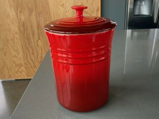 Le crueset cannister cerise red with lid 2