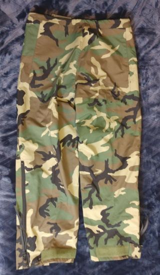 BDU Woodland Camouflage Trousers Cold Rain Pants Medium Regular Gore - tex 3