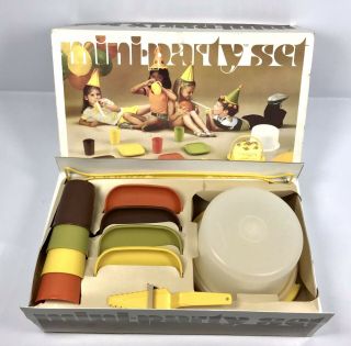 Vintage Tupperware Mini Party Set 1980 Complete - Cake Taker Plates Tumblers