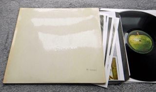 Beatles,  White Album,  Orig Uk Apple Stereo G/fld Lp,  Poster,  Pics,  Inners Ex/ex.