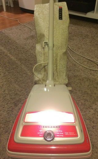 Vintage Eureka Upright Vacuum Cleaner Model 2042 E 3.  5 Amps Vgii