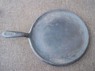Vintage Wagner Ware 9 / 10 - 1/4 ",  Cast Iron Round Handle Griddle Made Usa