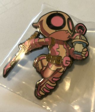 Sdcc 2016 Marvel Pin Skottie Young Pink Gwenpool Exclusive Gwen Pool Comic Con