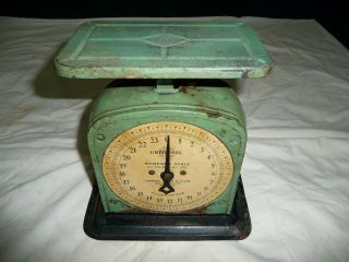 Vintage Universal 24 Pound Household Scale Made By Landers,  Frary,  And Clark