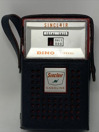 Dino Sinclair Gasoline Oil Advertising Gas Pump Six Transistor Radio