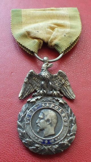 France French Early Type Military Medal Order Badge