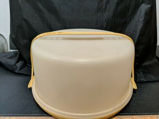 Large Tupperware 1256 Cake Saver Carrier Taker Harvest Yellow & Handle