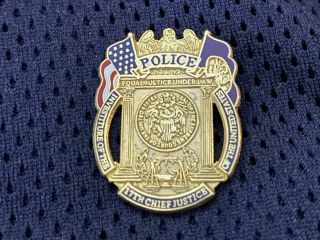 Rare U.  S.  Supreme Court Police Investiture Of Chief Justice Mini - Badge Lapel Pin