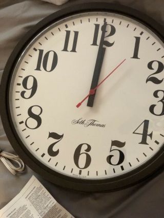 Vintage Seth Thomas Wall Clock Plug In.